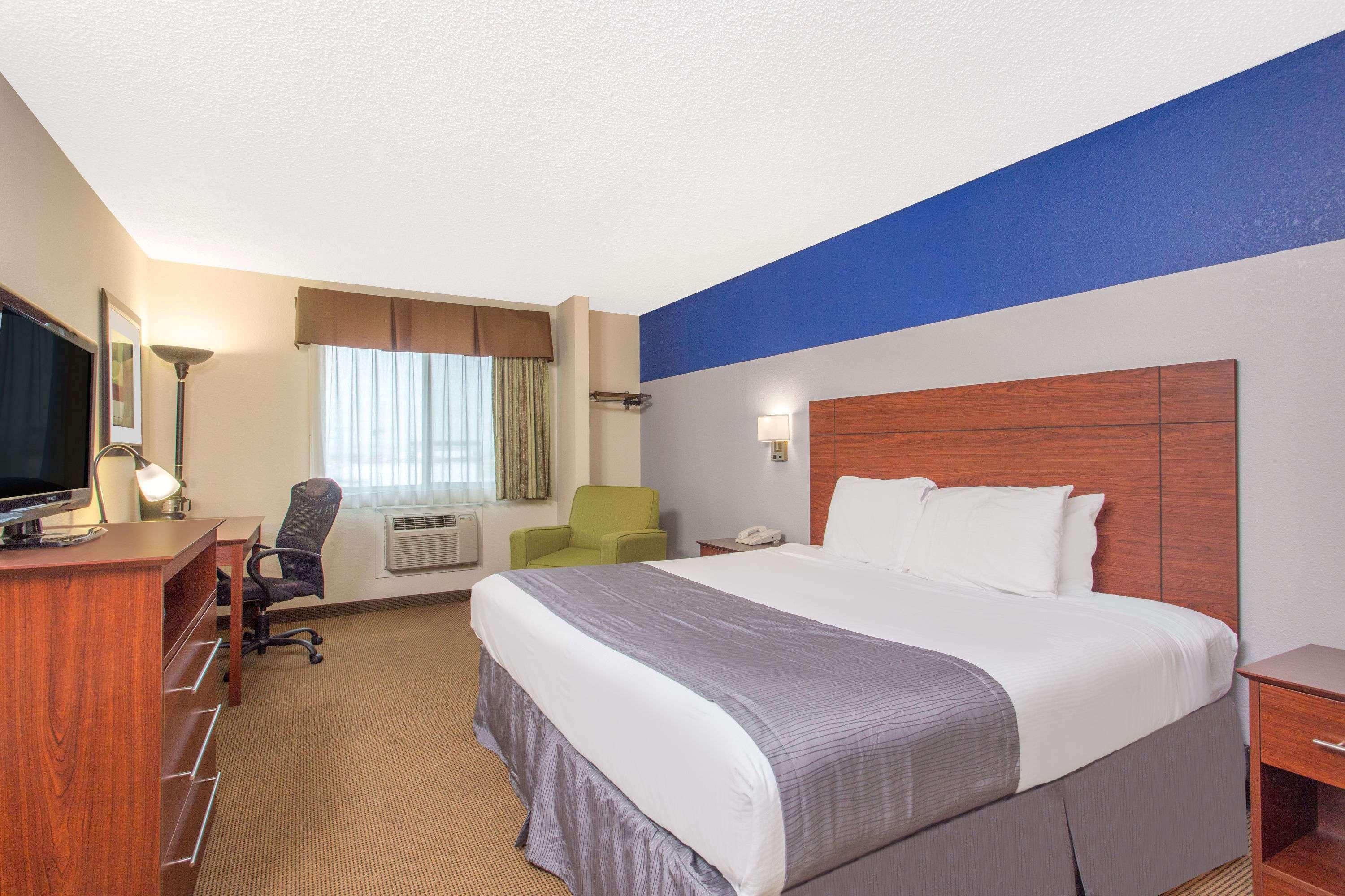 Baymont By Wyndham Dubuque Hotel Eksteriør billede