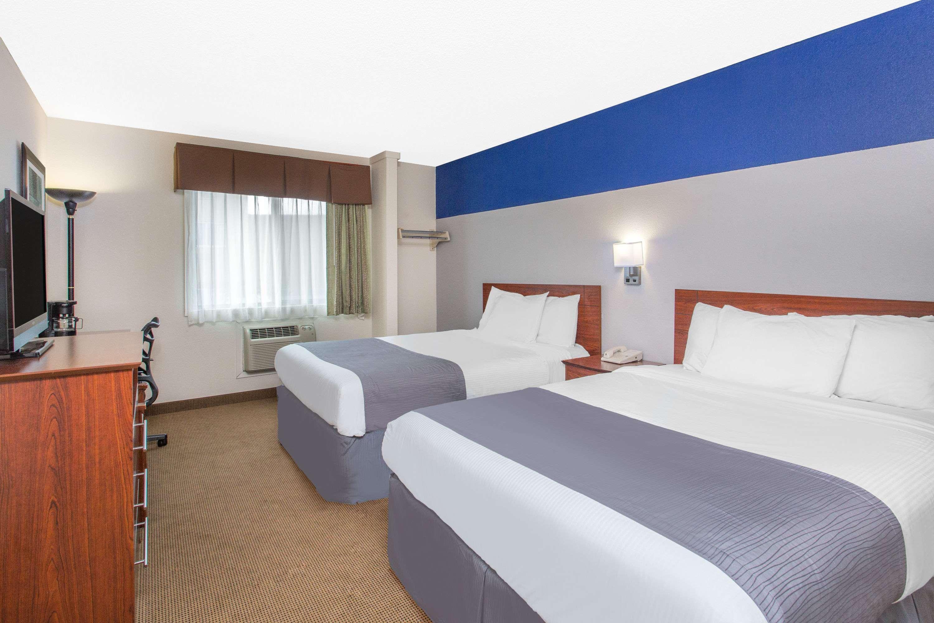 Baymont By Wyndham Dubuque Hotel Eksteriør billede
